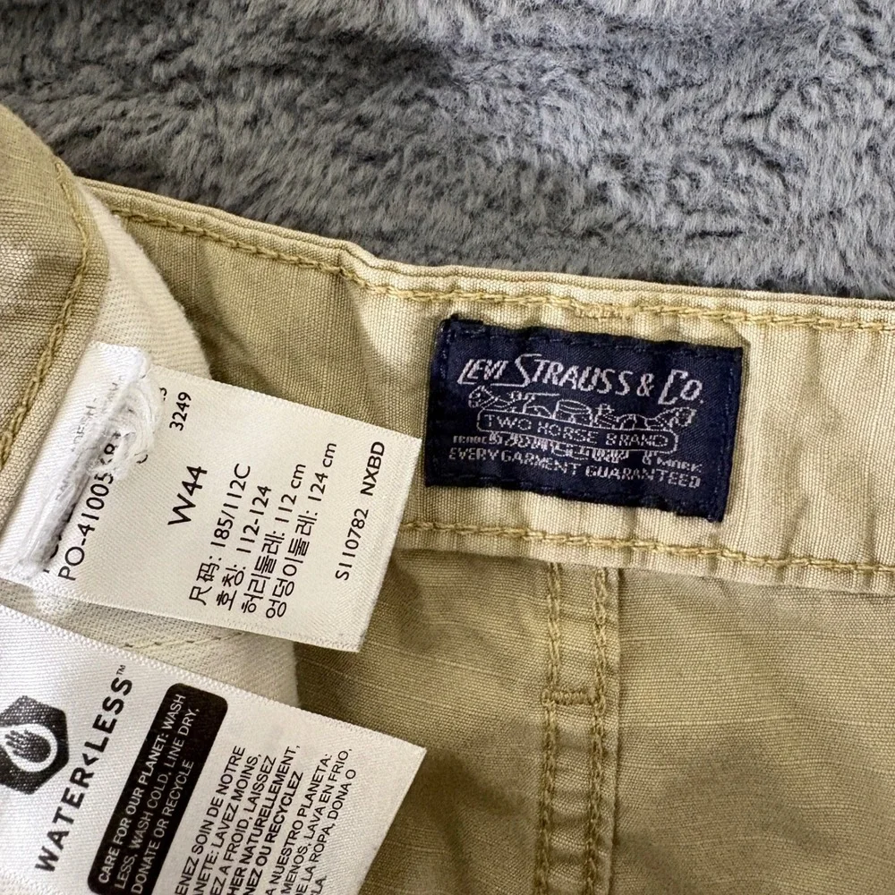 Levi Strauss Mens W44 Khaki Ripstop Cargo Shorts Tan Relaxed Fit Cotton AQ981